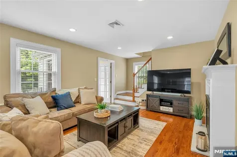 15 Oak Place Hawthorne NJ 07506