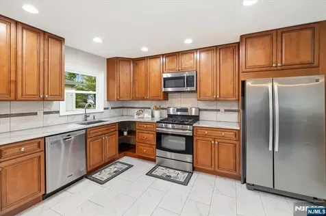 41-03 Ackerman Drive Fair Lawn NJ 07410