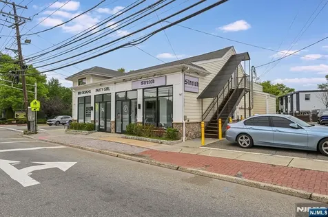 37 River Edge Tenafly NJ 07670