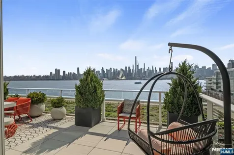 800 Ave At Port Imperial Weehawken NJ 07086