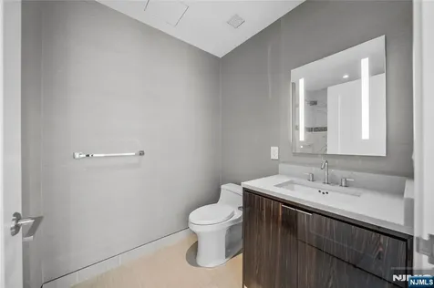 800 Ave At Port Imperial Weehawken NJ 07086
