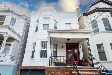 128 Oak Street Weehawken NJ 07086