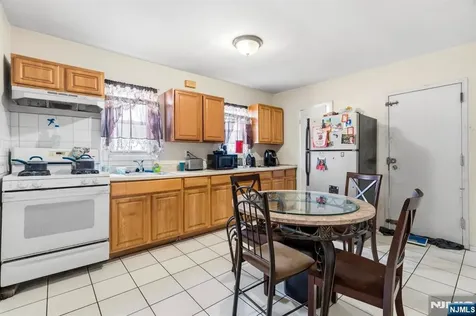 61 Holsman Street Paterson NJ 07522