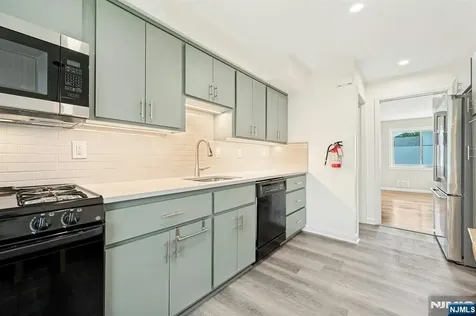 320 W Clinton Avenue Bergenfield NJ 07621