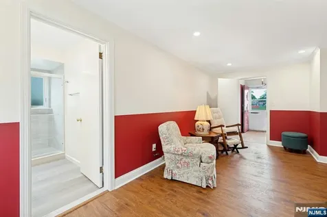 320 W Clinton Avenue Bergenfield NJ 07621