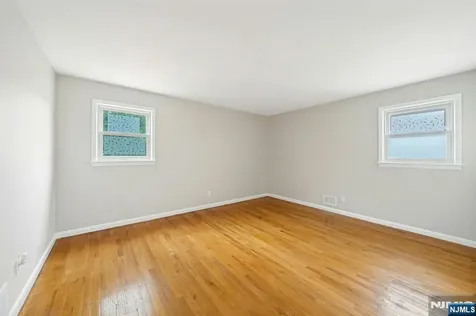 320 W Clinton Avenue Bergenfield NJ 07621