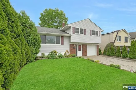 320 W Clinton Avenue Bergenfield NJ 07621