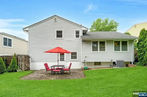 320 W Clinton Avenue Bergenfield NJ 07621
