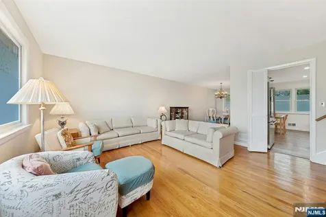 320 W Clinton Avenue Bergenfield NJ 07621