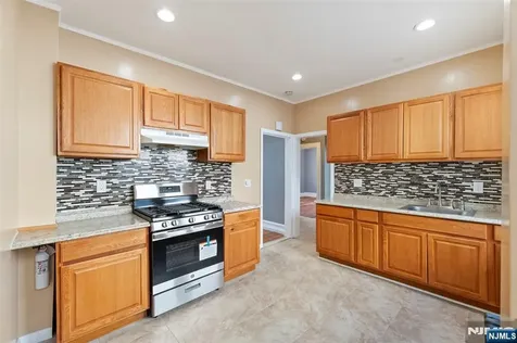 50 Underwood Street Newark NJ 07106