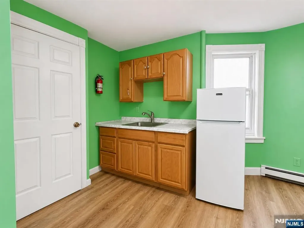 276 Atlantic Street Paterson NJ 07503