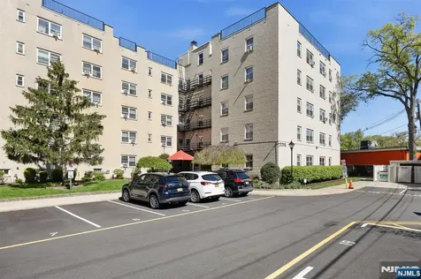 2215 N Central Road Fort Lee NJ 07024