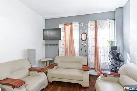 219 Pacific Avenue Jersey City NJ 07304