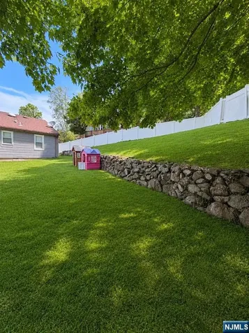 75 Lake Trail Wayne NJ 07470