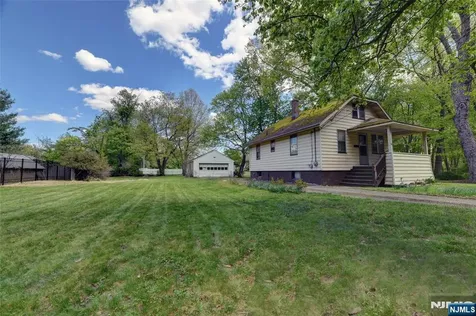 86 Greenwood Avenue Pequannock Township NJ 07440