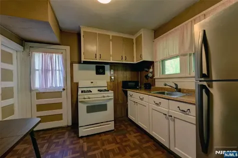 86 Greenwood Avenue Pequannock Township NJ 07440