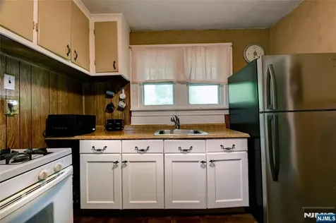86 Greenwood Avenue Pequannock Township NJ 07440