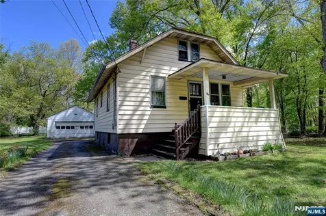 86 Greenwood Avenue Pequannock Township NJ 07440
