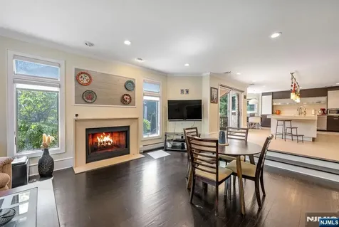 1115 Arcadian Way Fort Lee NJ 07024