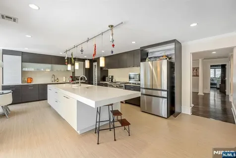 1115 Arcadian Way Fort Lee NJ 07024