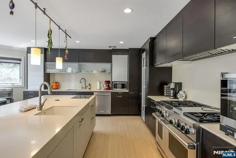 1115 Arcadian Way Fort Lee NJ 07024