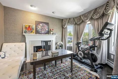 1115 Arcadian Way Fort Lee NJ 07024