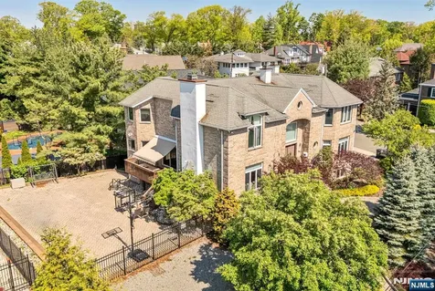 1115 Arcadian Way Fort Lee NJ 07024