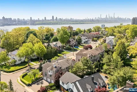 1115 Arcadian Way Fort Lee NJ 07024