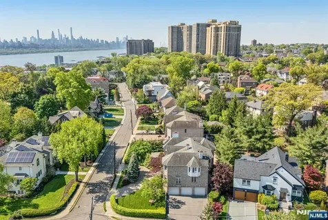 1115 Arcadian Way Fort Lee NJ 07024