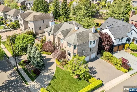 1115 Arcadian Way Fort Lee NJ 07024