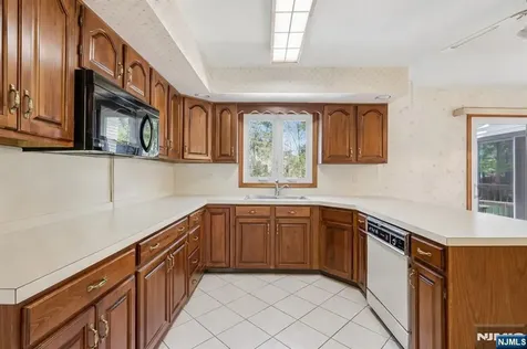 28 Verkade Drive Wayne NJ 07470