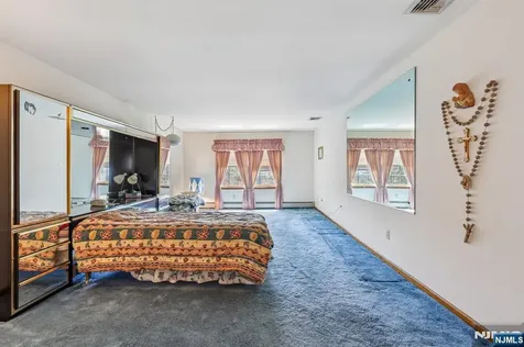 28 Verkade Drive Wayne NJ 07470