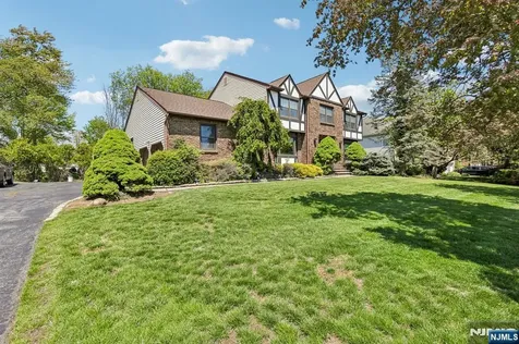 28 Verkade Drive Wayne NJ 07470