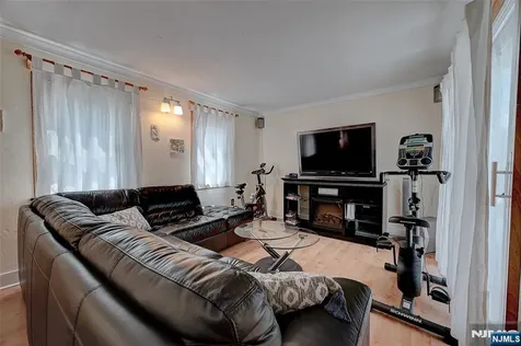 13 Hazel Avenue Livingston NJ 07039