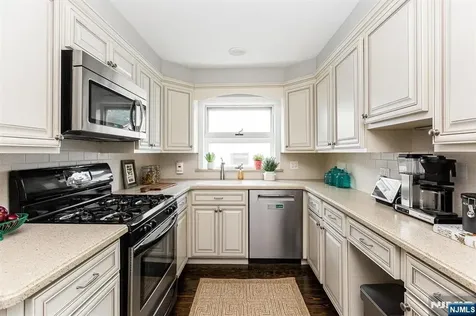 199 Stonehouse Road Bloomfield NJ 07028