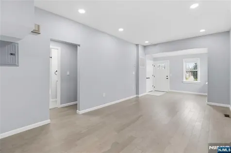 77 Lakeside Avenue Pompton Lakes NJ 07442