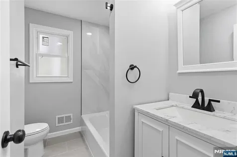 77 Lakeside Avenue Pompton Lakes NJ 07442