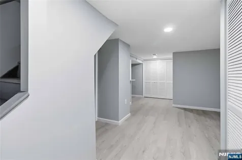 77 Lakeside Avenue Pompton Lakes NJ 07442