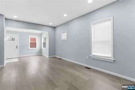 77 Lakeside Avenue Pompton Lakes NJ 07442