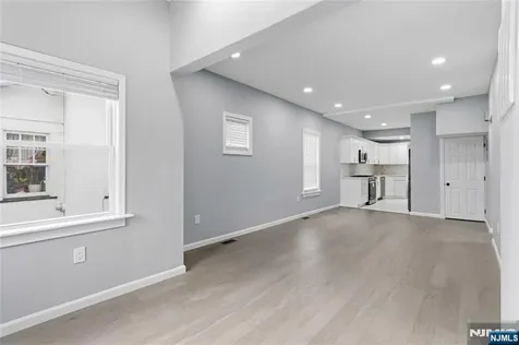 77 Lakeside Avenue Pompton Lakes NJ 07442