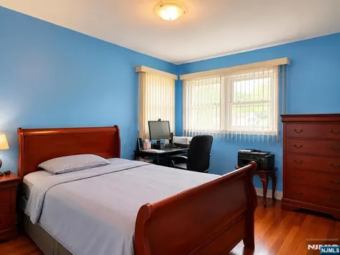 372 Main Street Bergenfield NJ 07621