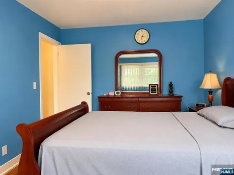 372 Main Street Bergenfield NJ 07621