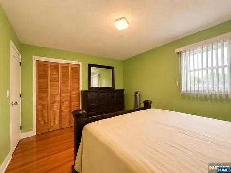 372 Main Street Bergenfield NJ 07621