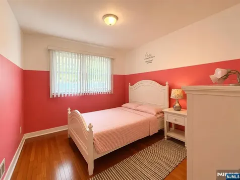 372 Main Street Bergenfield NJ 07621