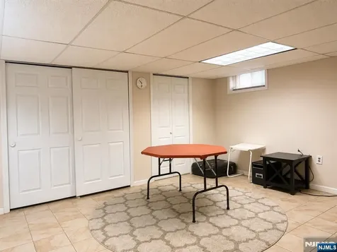 372 Main Street Bergenfield NJ 07621