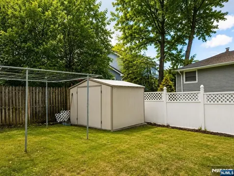 372 Main Street Bergenfield NJ 07621