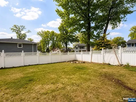 372 Main Street Bergenfield NJ 07621