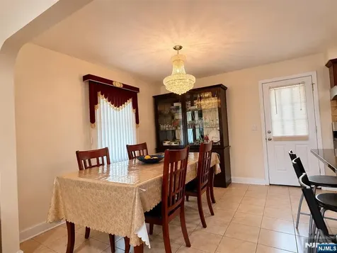 372 Main Street Bergenfield NJ 07621