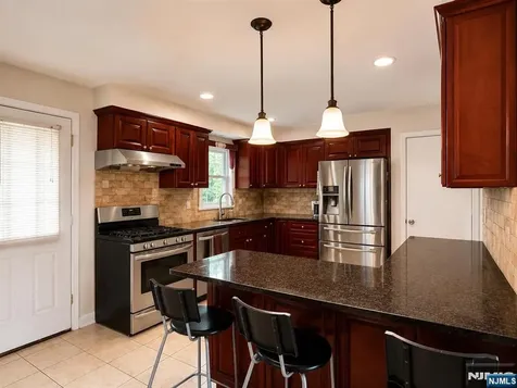372 Main Street Bergenfield NJ 07621