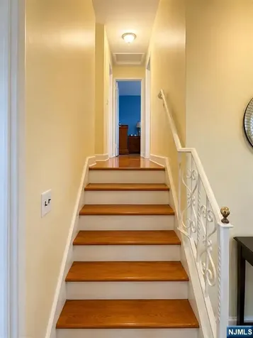 372 Main Street Bergenfield NJ 07621